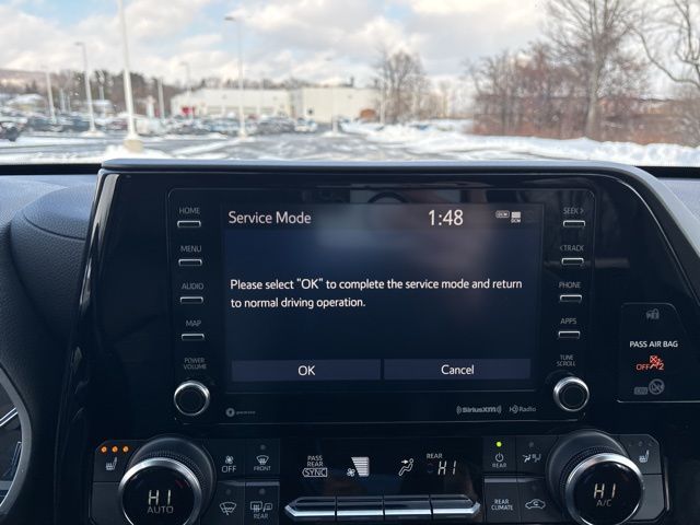 used 2021 Toyota Highlander Hybrid car, priced at $29,699