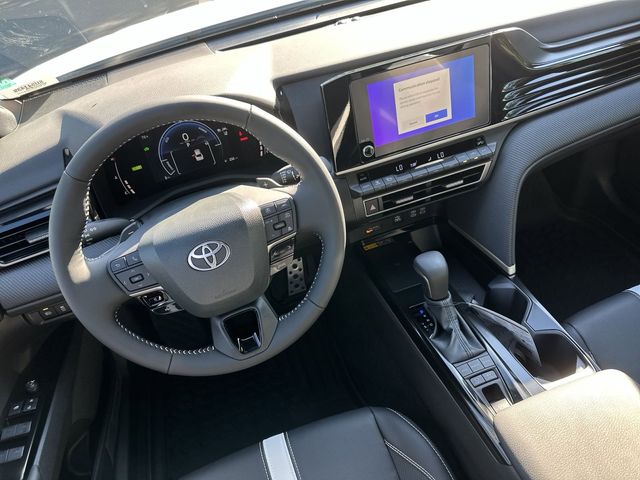 2025 Toyota Camry SE 13