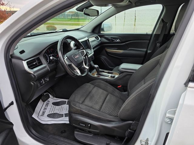 2017 GMC Acadia SLE-2