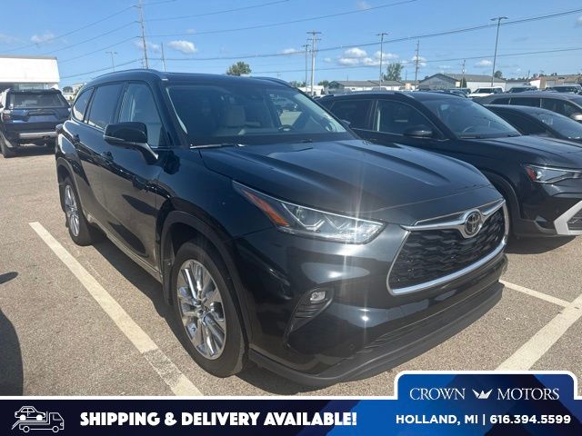 Midnight Black 2024 Toyota Highlander SUV / Crossover All-Wheel Drive 8-Speed Automatic