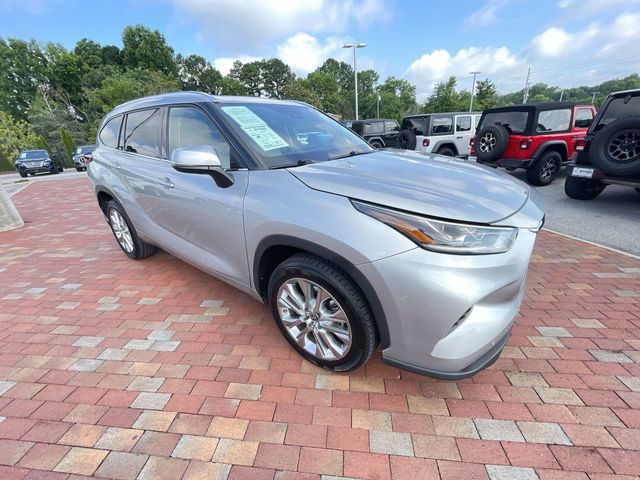 Used 2021 Toyota Highlander SUV