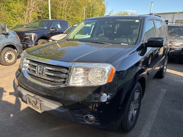 View vehicle photo 3