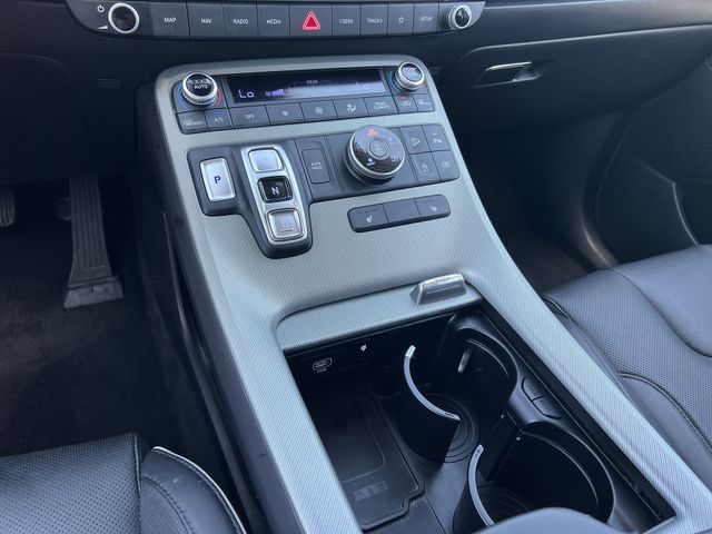Used 2025 White Hyundai SEL image 25