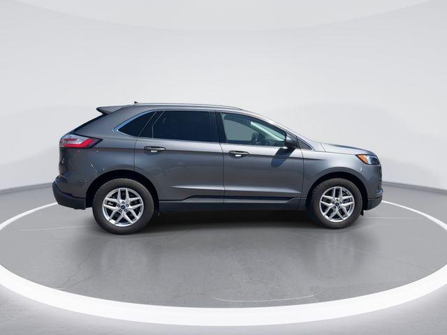 Used 2022 Gray Ford SEL image 8