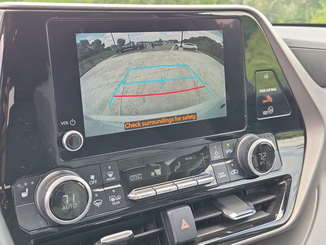 2023 Toyota Highlander - Image 25