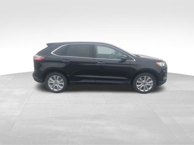 2022 Ford Edge Titanium 8