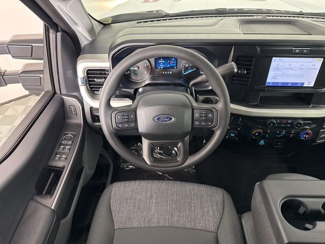 2025 Oxford White Ford Super Duty F-350 SRW XLT 4X4 Truck