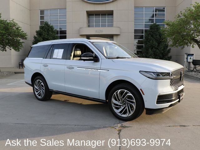 2025 Lincoln Navigator Reserve 4WD's photo