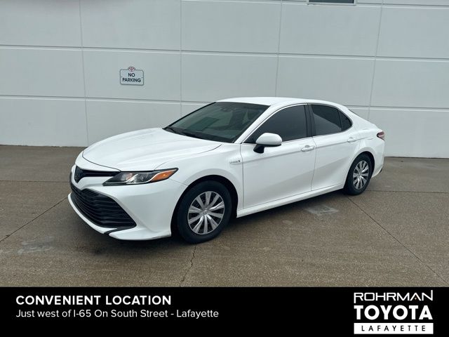 2018 Toyota Camry Hybrid LE 12