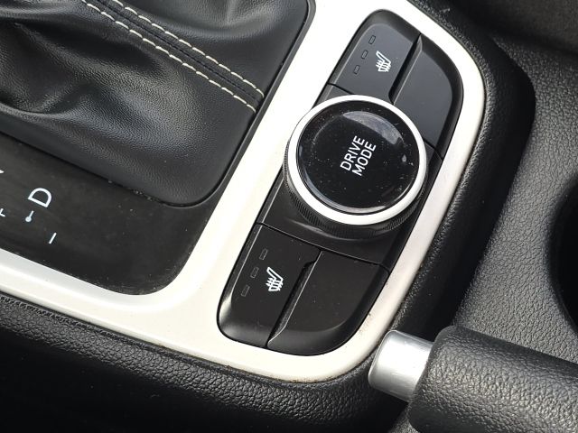 2024 Hyundai Venue Limited:B01873