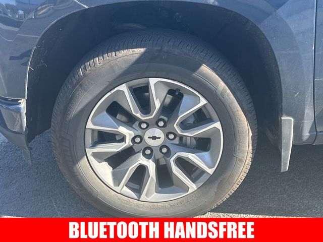View vehicle photo 4