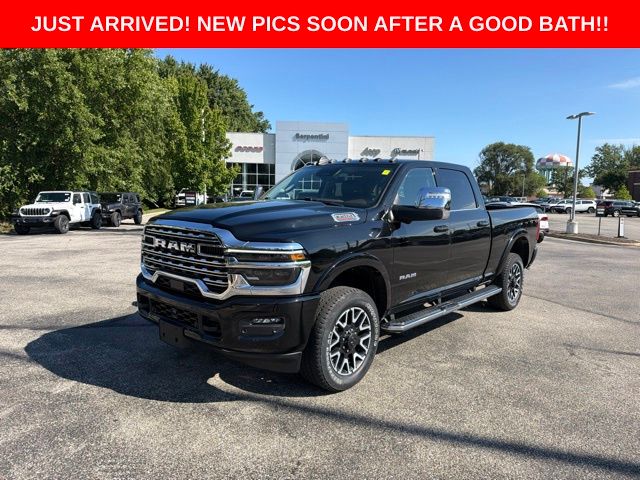 2025 RAM 3500 Limited Crew Cab 4WD