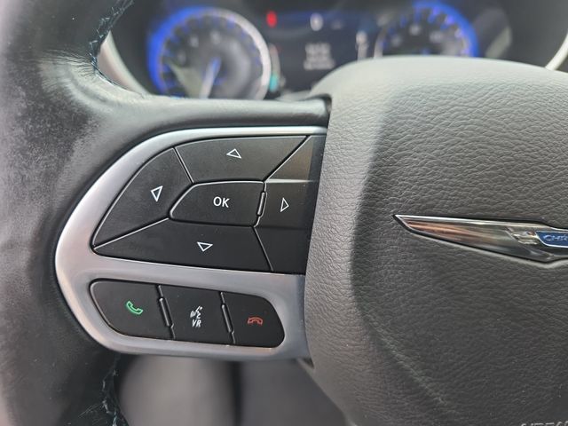 Used 2021 Bright White Clearcoat Chrysler Touring L image 19