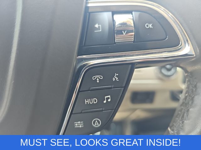Used 2022 White Lincoln Reserve image 18