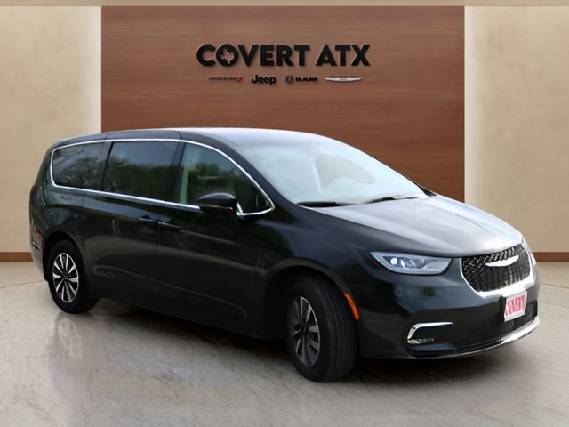 Used Car 2024 Chrysler Pacifica Hybrid  Select For Sale Under $30,000 In Austin, Texas
