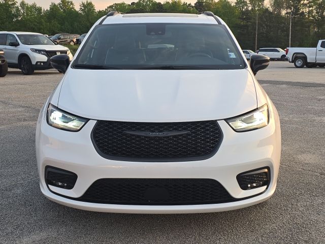 2025 Chrysler Pacifica Limited:B02253