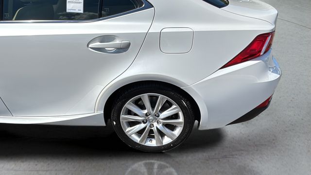 Used 2014  Lexus 250 image 38
