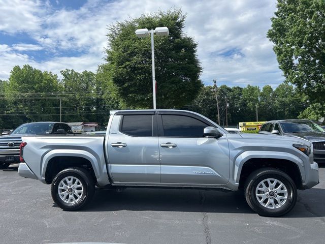 2024 Toyota Tacoma SR5 - Photo 5