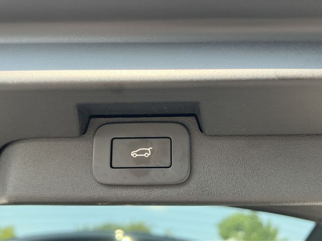 Used 2024 Black Land Rover S image 43