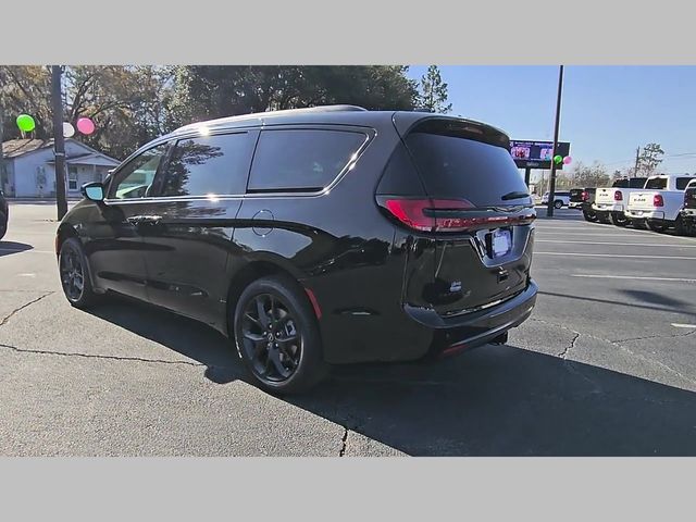 2026 Chrysler Pacifica Limited AWD