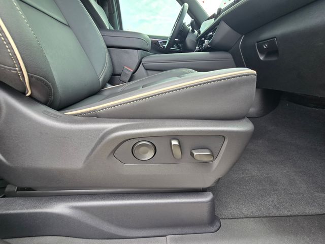2025 Chevrolet Tahoe Premier:C02748