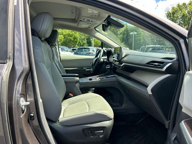 Used 2024 Toyota Sienna Van
