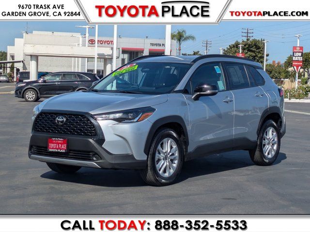 Silver 2025 Toyota Corolla Cross LE FWD SUV / Crossover Front-Wheel Drive Continuously Variable Transmission