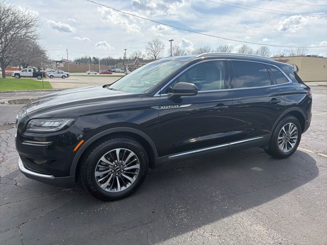 View vehicle photo 3