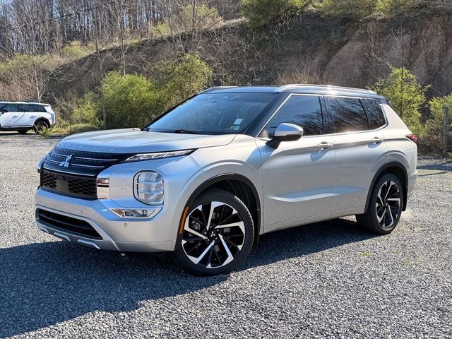 Silver 2023 Mitsubishi Outlander SEL S-AWC SUV / Crossover All-Wheel Drive Continuously Variable Transmission