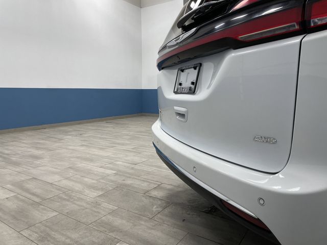 2023 Chrysler Pacifica Touring L photo