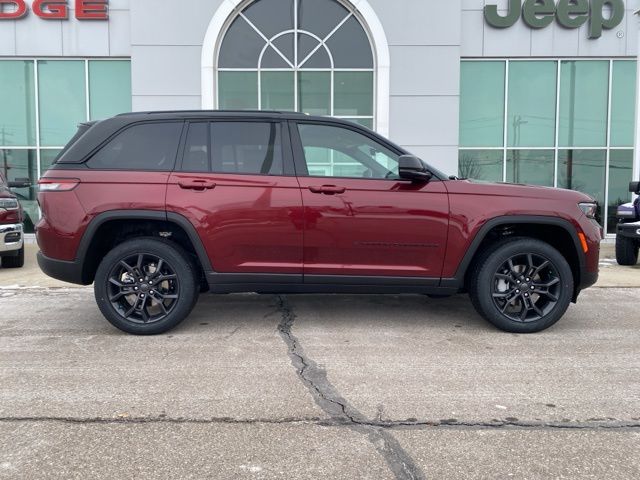 2025 Jeep Grand Cherokee Limited - Velvet Red Pearlcoat exterior view 4