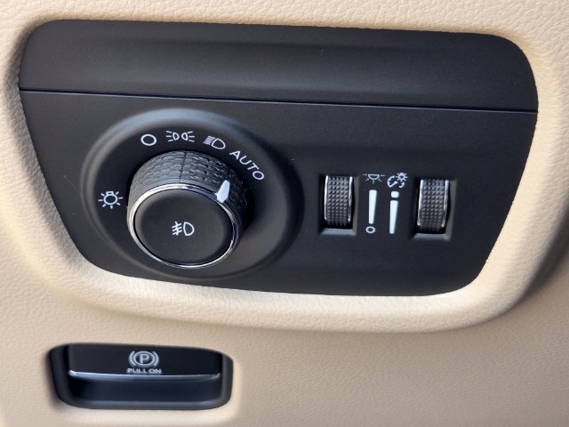 New 2027 White Jeep Limited image 26