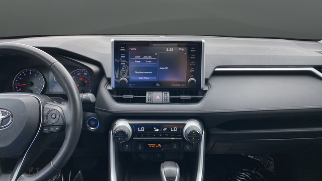 Used 2020 White Toyota XLE Premium image 14