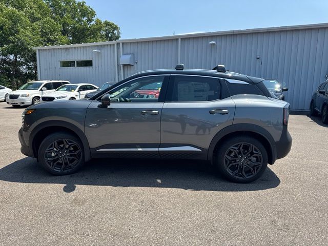 Certified Used 2025 Gun Metallic/Super Black Nissan SR image 4