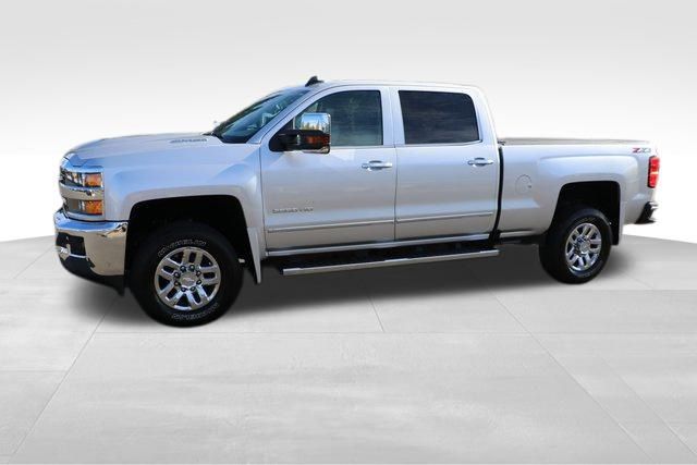 2018 Chevrolet Silverado 3500HD LTZ 23