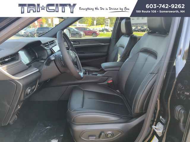 2025 Jeep Grand Cherokee Limited photo 9