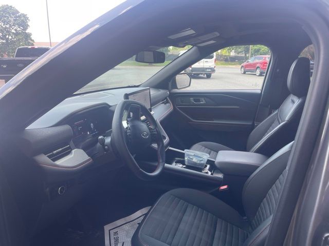 Used 2025 Gray Ford ST-Line image 11