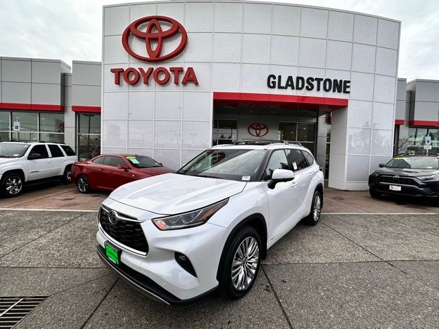 new 2026 Toyota Highlander Hybrid car