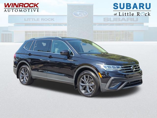 Black 2022 Volkswagen Tiguan SUV / Crossover Front-Wheel Drive 8-Speed Automatic