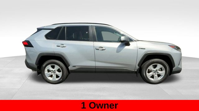2020 Toyota RAV4 Hybrid LE photo