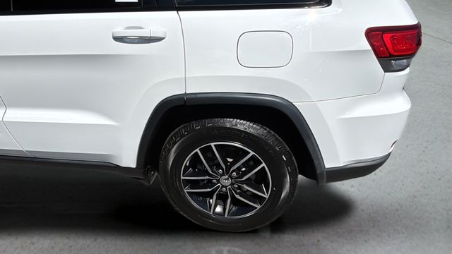 Used 2017 White Jeep Trailhawk image 38