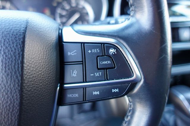 used 2021 Toyota Highlander car, priced at $31,500