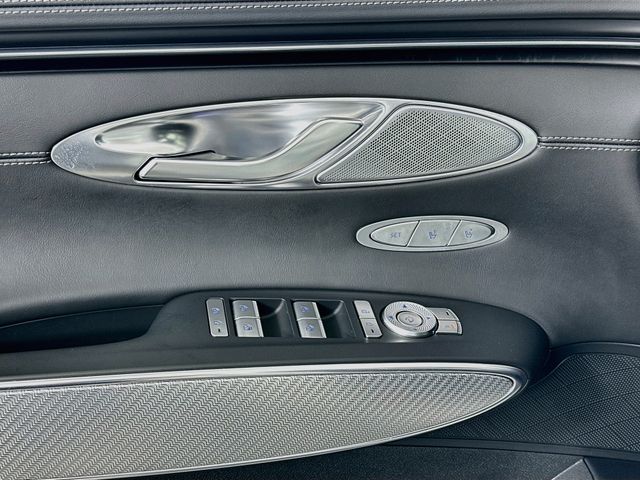 Thumbnail: 2023 Genesis GV70 - 18