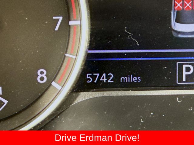 2025 Nissan Sentra SR - Photo 32