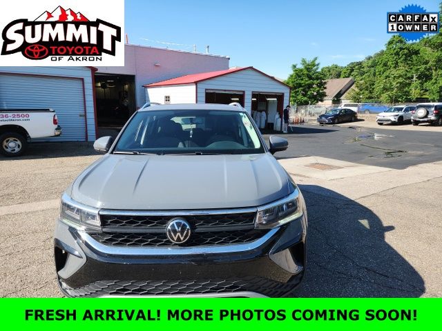 2022 Volkswagen Taos 1.5T SE - Image 2