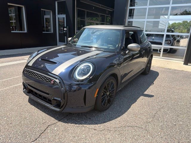 MINI Yours Enigmatic Black Metallic 2024 MINI Cooper Hatchback Front-Wheel Drive 7-Speed Automatic