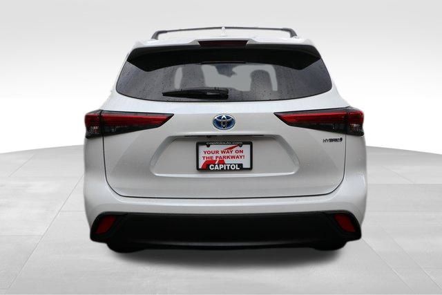 2022 Toyota Highlander Hybrid XLE 20