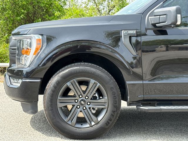 Used 2022 Black Ford XLT image 4