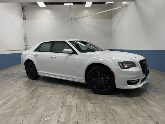 2023 Chrysler 300 Touring photo