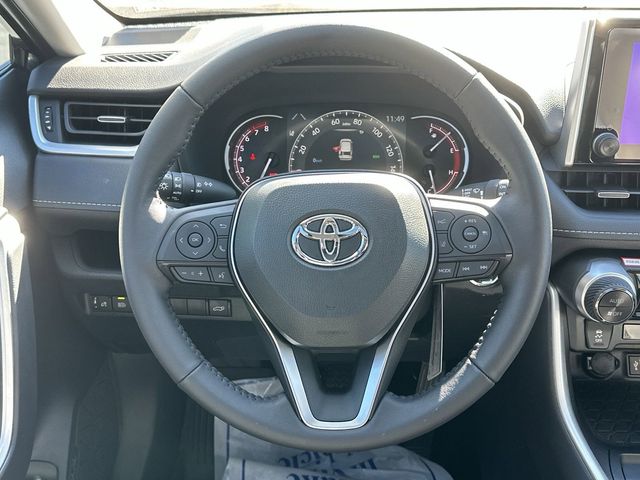 2025 Toyota RAV4 XLE Premium 8